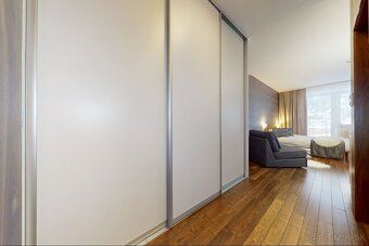 Ponúkame na predaj atraktívny apartmán s podielom na wellnes