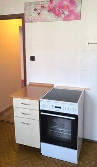 Ponúkam na prenájom priestranný 1-izbový byt o výmere 40 m² 