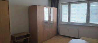 Ponúkam na prenájom priestranný 1-izbový byt o výmere 40 m² 