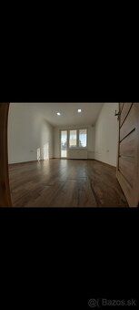 Prenájom 2-izbový byt s loggiou Ponúkam prenájom slnečného 2
