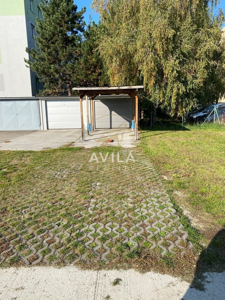 Sme AVILA. Už roky spájame ľudí s ich novým domovom. Kontakt