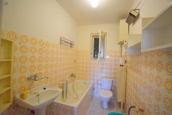 Rodinný dom v obci PONIKY s pozemkom 973 m2
V tichom prostre