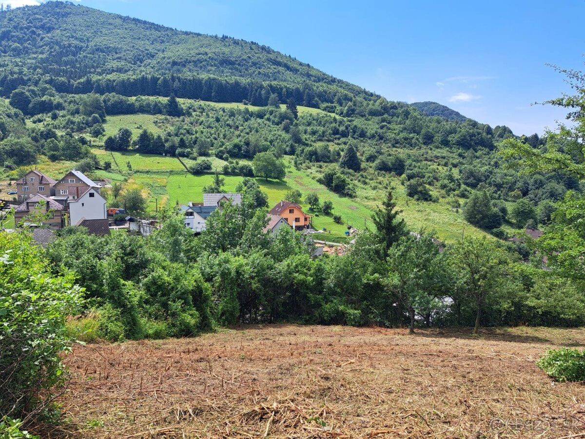 Iba u nás, ponúkame na predaj slnečný pozemok v katastrálnom