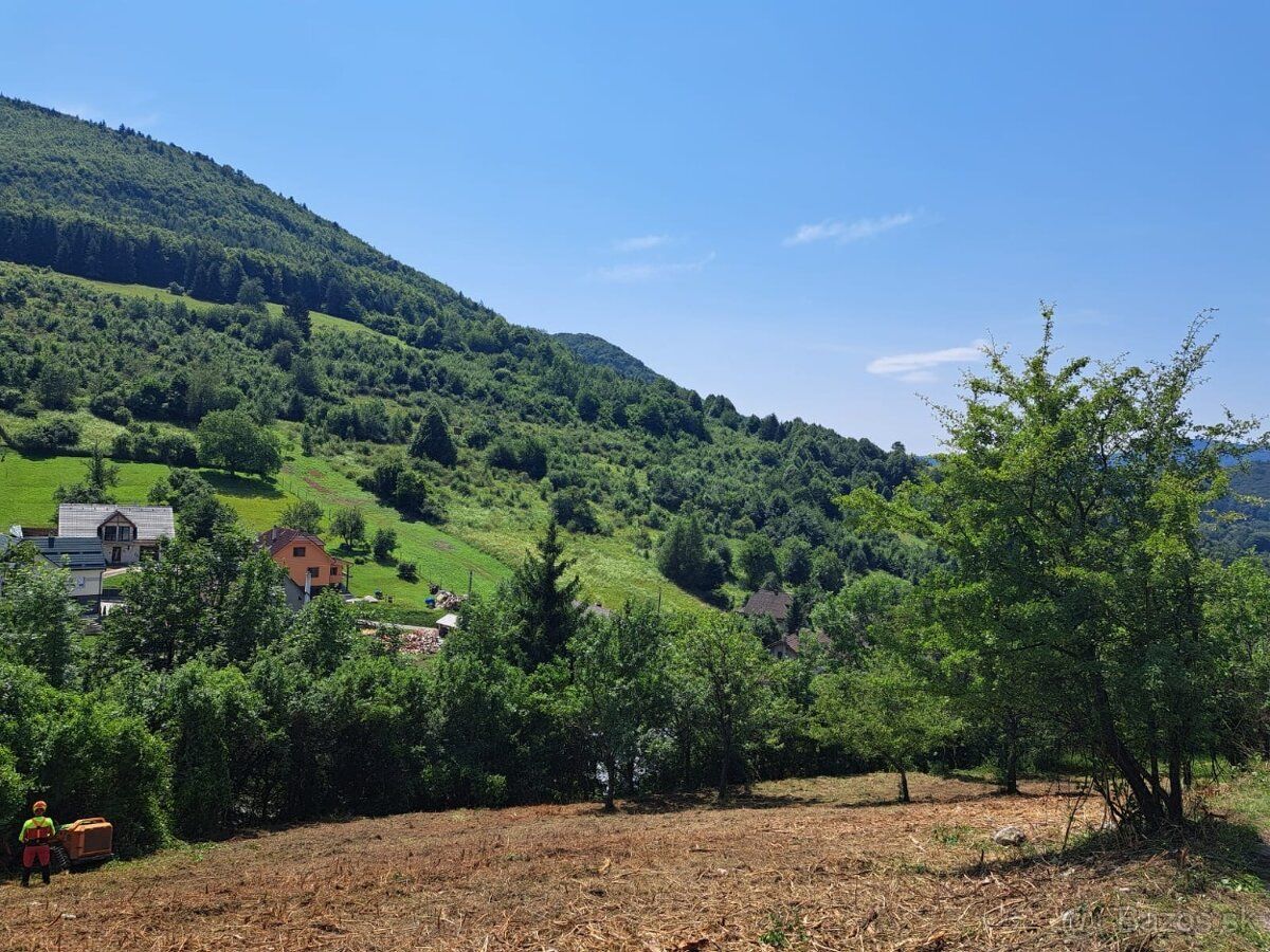 Iba u nás, ponúkame na predaj slnečný pozemok v katastrálnom