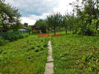 V záhradkárskej oblasti Na Hlinách - sídlisko Zlatý potok po