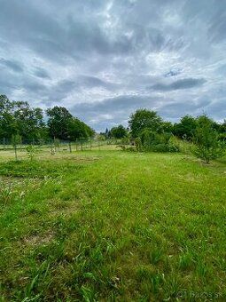 Ponúkame Vám  na predaj stavebný pozemok o výmere 832 m², kt