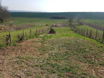 Predám stavebný pozemok / 1200 m2 / v katastri obce Lesenice