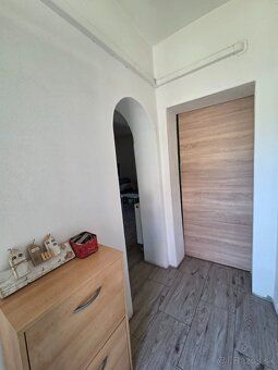 Z poverenia majiteľa ponúkame na predaj rodinný dom vo Veľke