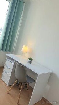 Dám do nájmu veľkú 24 m2 prechodnú izbu Košice, v centre so 