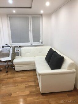 Dám do nájmu veľkú 24 m2 prechodnú izbu Košice, v centre so 