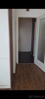 Dám do dlhodobého prenájmu modernú a kompletne zariadenú gar