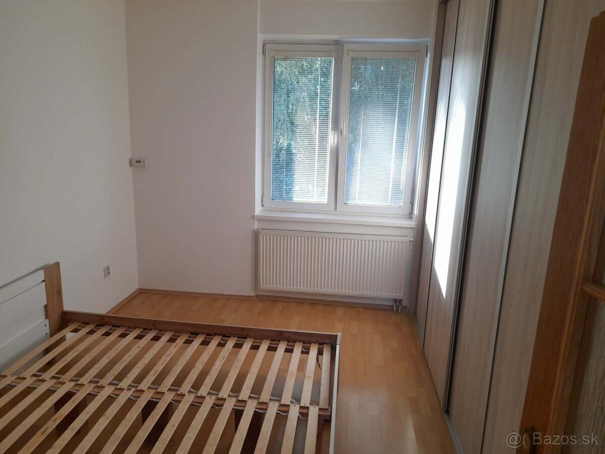 Ponúkam na prenájom 3izb.byt čiastocne zariadený, rekonštruo