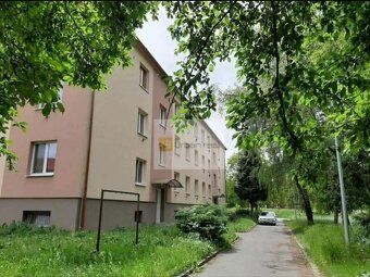 Ponúkam na prenájom 3izb.byt čiastocne zariadený, rekonštruo