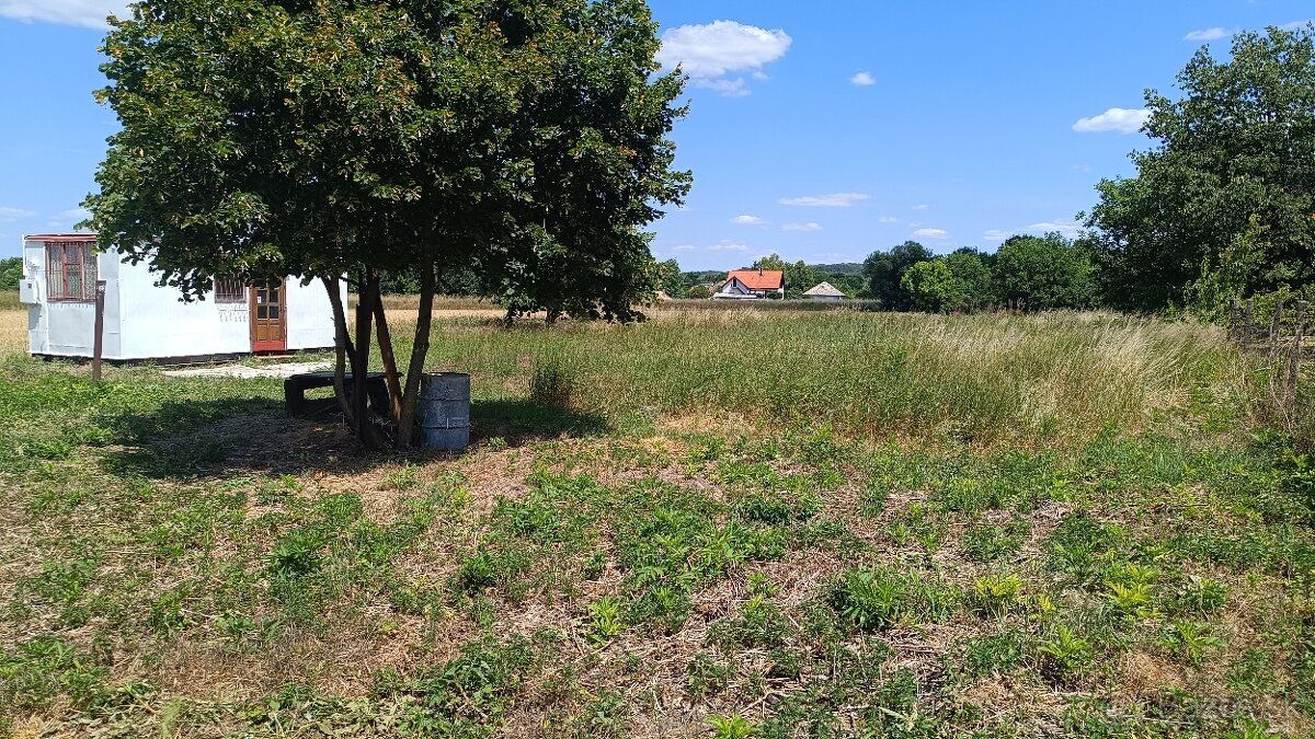 Na predaj veľký rovinatý, nezarastený stavebný pozemok výmer