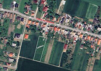 Ponúkame Vám na predaj pekný rovinatý pozemok na výstavbu ro