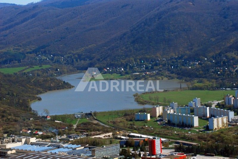 ADRIREAL ponúka v zastúpení majiteľa na predaj stavebný poze