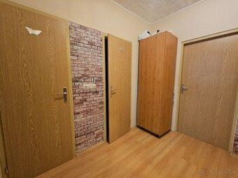 💥 NA PRENÁJOM 💥
🏠 Útulná garzónka (19 m²) 📍 ul. Českoslovens