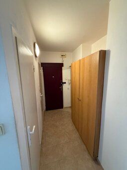 Ponúkame na predaj 2-izbový byt, nachádzajúci sa v mestskej 