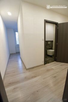 Číslo ponuky: 9199 - Ponúkame EXKLUZÍVNE NA PREDAJ 1-IZBOVÝ 