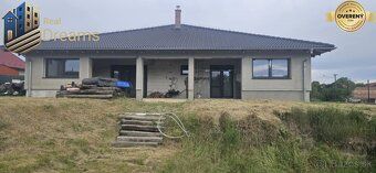 Ponúkam na predaj priestranný, kvalitne postavený rodinný do