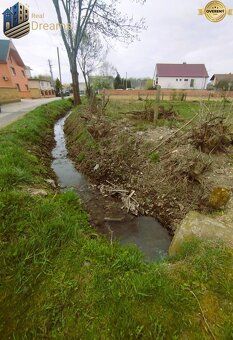 Horná Kráľová – tichá ulica, veľkorysá výmera, všetky siete 