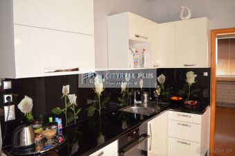 Ponúkame na predaj priestranný 2-izbový byt o výmere 66,6 m²