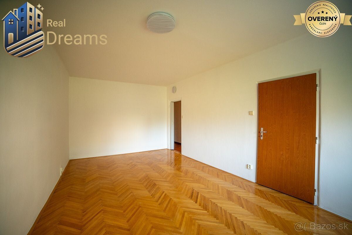 Ponúkame na predaj priestranný 2-izbový byt o výmere 66,6 m²