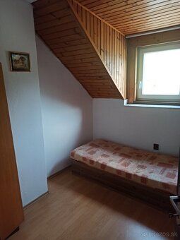 Predám rodinný dom s garážou v centre Súľov - Hradná. Troj i