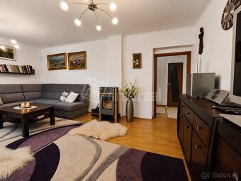 EXKLUZÍVNE | Nadčasový rodinný dom s fotovoltikou, pivnicou,