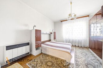 Ponúkame Vám na predaj 5-izbový čiastočne zrekonštruovaný ro