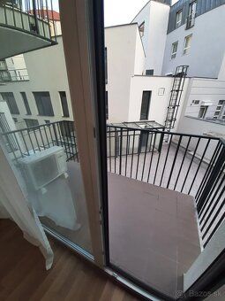 Realitná kancelária ponúka na PRENÁJOM
NOVO komplet zariaden