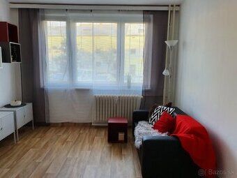 Ponúkam na podnájom plne zariadený 2 izbový byt s výmerou 52