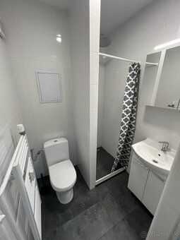 Dobrý deň
Ponúkame do prenájmu útulný 1-Izbový byt .
Byt pre