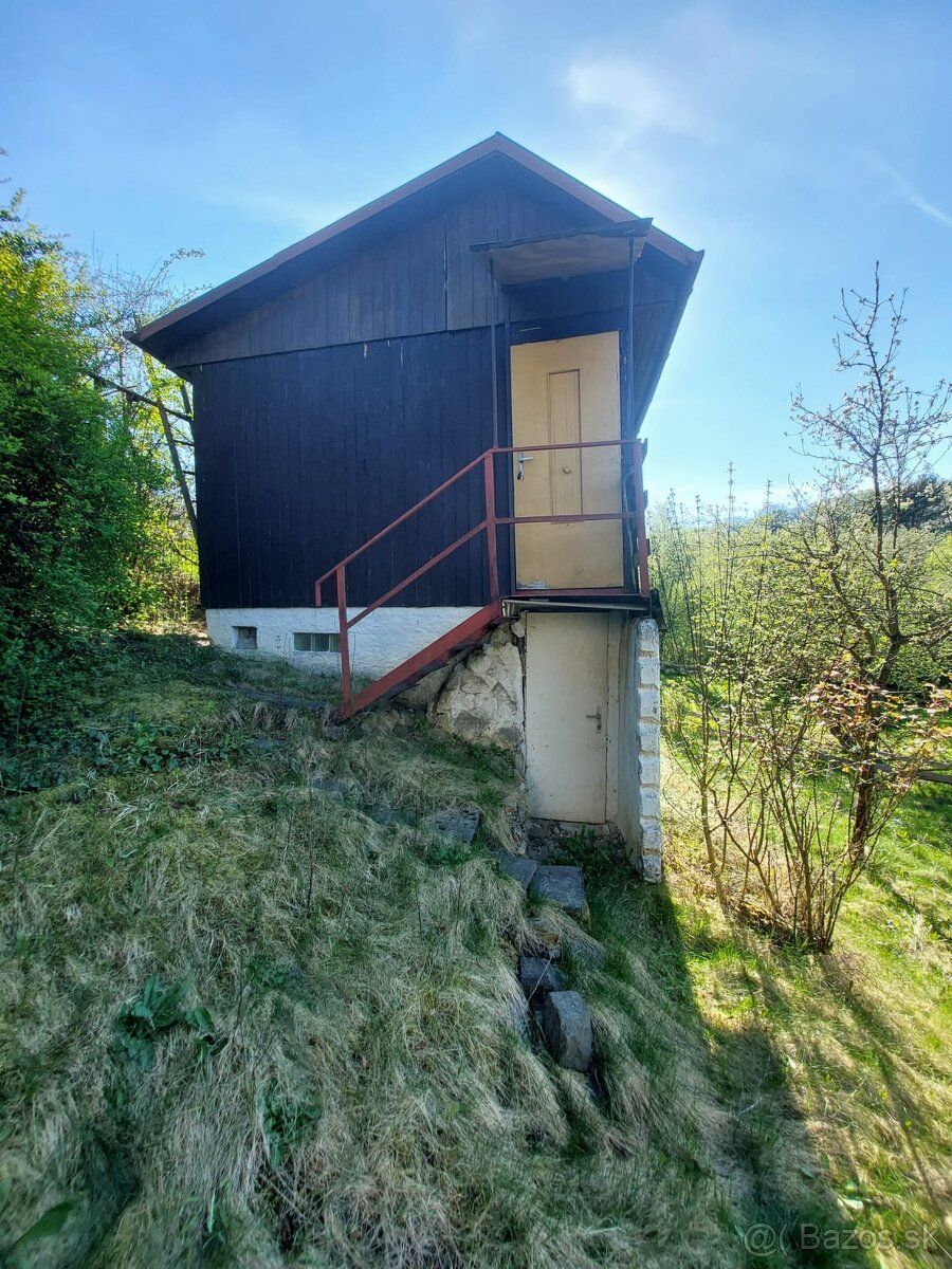Predam zahradu s chatkou v ZO Chrast v TN,306 m2 ,vodovod pr