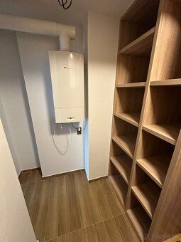 Predám nadštandardný kompletne prerobený 5 izbový 118m2 byt 