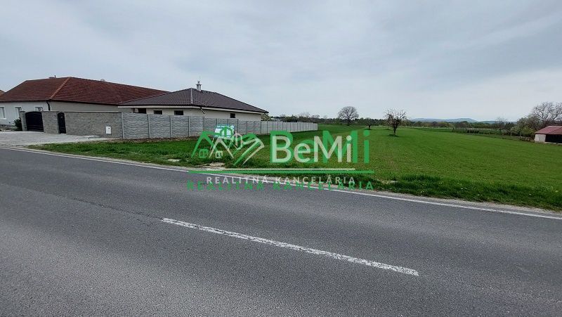 Typ: Pozemky - bývanie Ulica: - Obec: Rakovice
067-14-LUGUE 