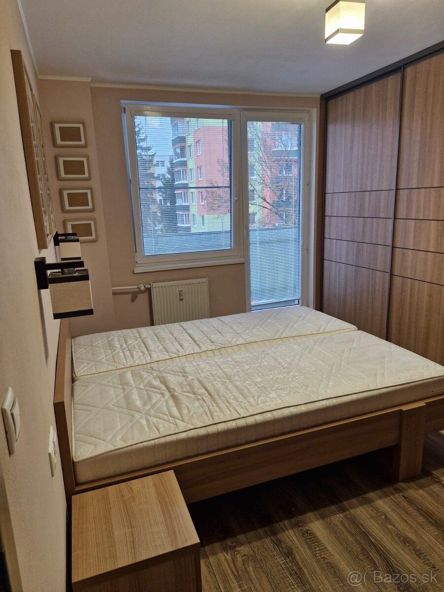 Dám do prenájmu zariadený 2 izbový byt v centre mesta SENICA