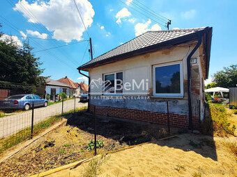 Ponúkame na predaj veľký pozemok 2 291 m² v obci Hokovce – d