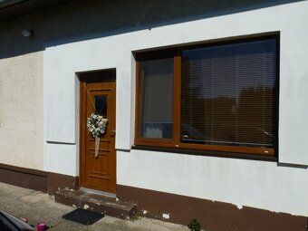 Tel: 0908 715 715, Ponúkam na predaj starší rodinný dom v ob