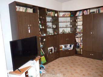 Tel: 0908 715 715, Ponúkam na predaj starší rodinný dom v ob