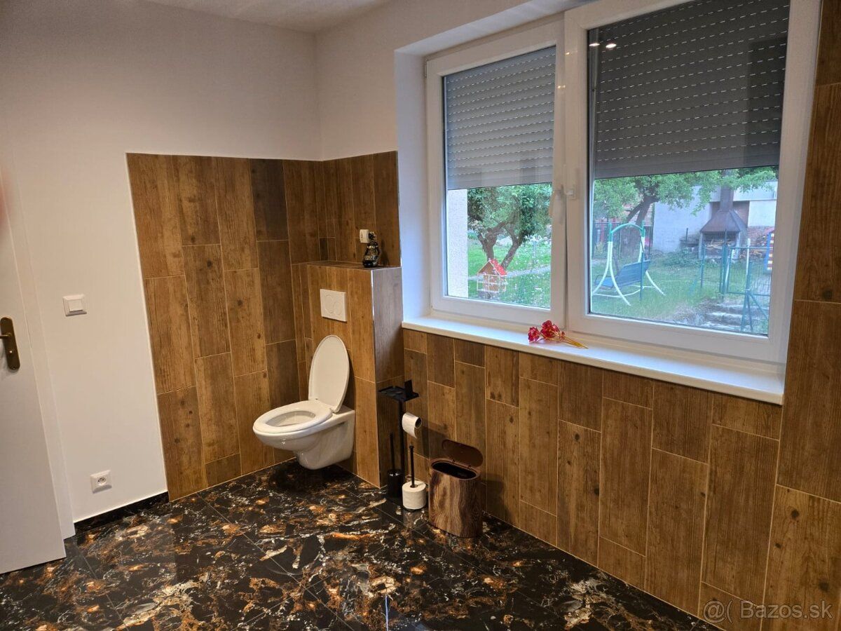 Ponúkam na prenájom samostatný zariadený apartmán v rodinnom