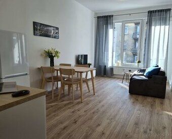 Ponúkam na prenájom samostatný zariadený apartmán v rodinnom