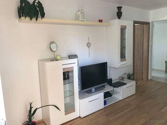 Atelier,byt.42m2,predzahradka 65m2.par.miesto.dom zo 4bytmi 