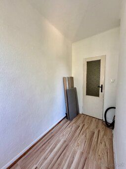 Ponúkame na predaj priestranný 3-izbový byt s výmerou 72 m²,