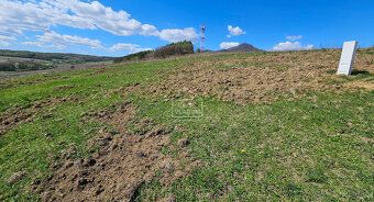 Predstavujeme Vám na predaj krásny slnečný pozemok v svahu, 