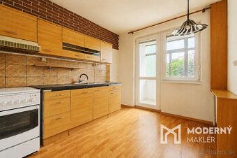 Predám 2 izbový tehlovy byt o výmere cca 60m2 na ulici Červe