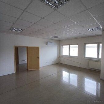 We offer commercial space on Muránska Street for long-term