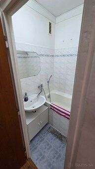 Na dlouhodobý pronájem nabízím dvoupokojový byt s balkonem