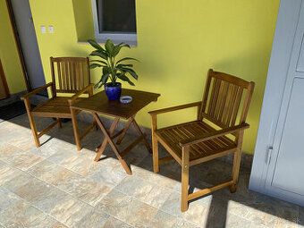 Apartmán je prostorný, světlý a příjemně prosvětlený byt