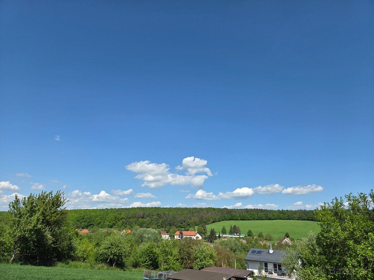 Oferuję na sprzedaż 22-arową działkę w miejscowości Nemečky
